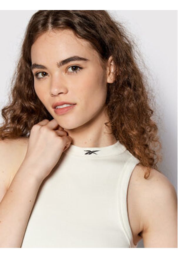 Reebok Top Classics HG1144 Beżowy Slim Fit. Kolor: beżowy. Materiał: bawełna