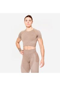 DOMYOS - Koszulka fitness damska Domyos krótki rękaw crop top. Kolor: wielokolorowy, różowy, brązowy. Materiał: materiał, skóra. Sport: fitness