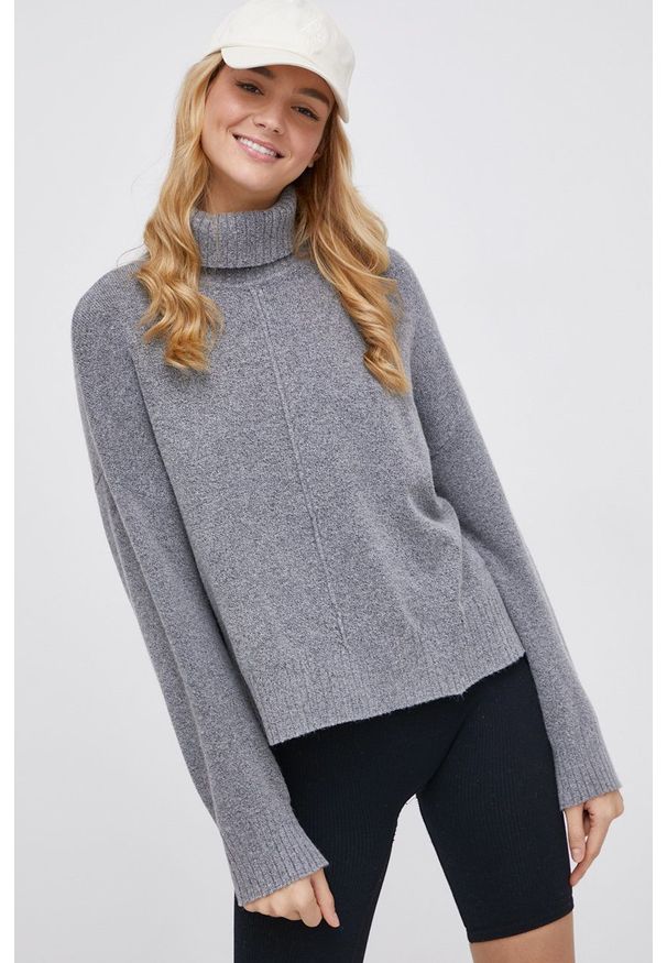 Noisy may - Noisy May Sweter damski kolor szary z golfem. Okazja: na co dzień. Typ kołnierza: golf. Kolor: szary. Materiał: dzianina. Długość rękawa: długi rękaw. Długość: długie. Styl: casual