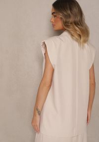 Renee - Jasnobeżowa Garniturowa Kamizelka z z Usztywnioną Linią Ramion Ellamira. Okazja: na co dzień. Kolor: beżowy. Materiał: skóra. Styl: klasyczny, casual