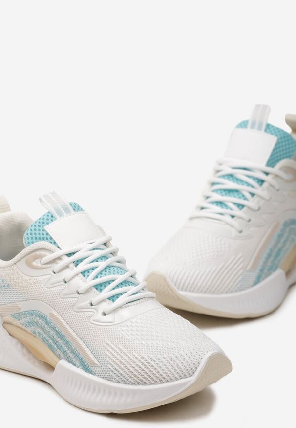 Born2be - Beżowo-Niebieskie Buty Sportowe Siateczkowe z Ozdobną Podeszwą Xylara. Kolor: beżowy. Szerokość cholewki: normalna. Sport: fitness