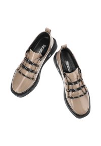 Beżowe Sneakersy Artiker Stylowe Skórzane Obuwie Damskie. Okazja: na spacer, na co dzień. Kolor: beżowy. Materiał: skóra. Sport: turystyka piesza #2