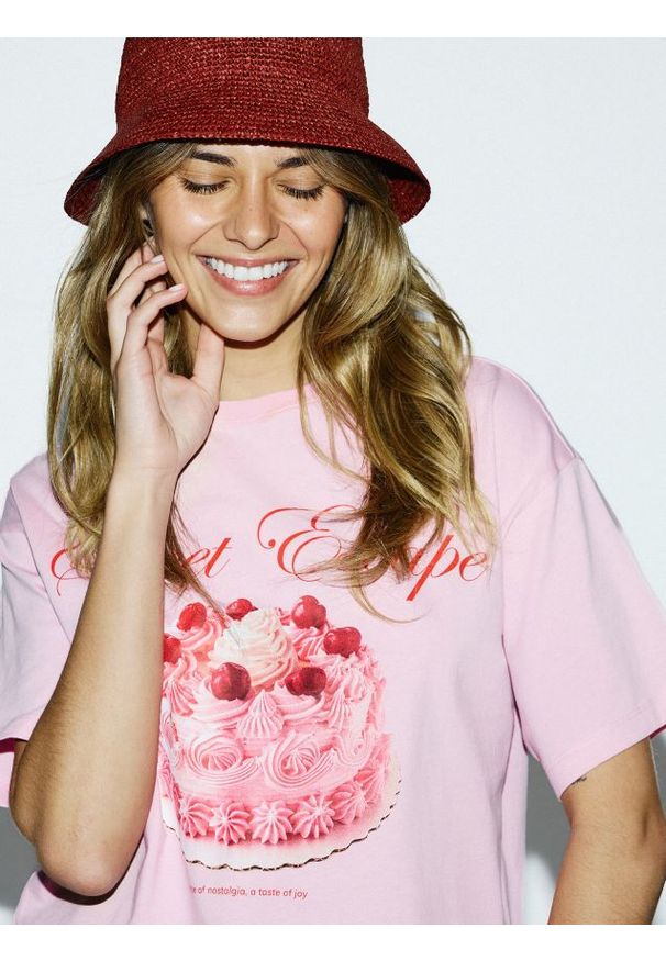 Reserved - T-shirt z nadrukiem - pastelowy róż. Kolor: różowy. Materiał: bawełna. Wzór: nadruk