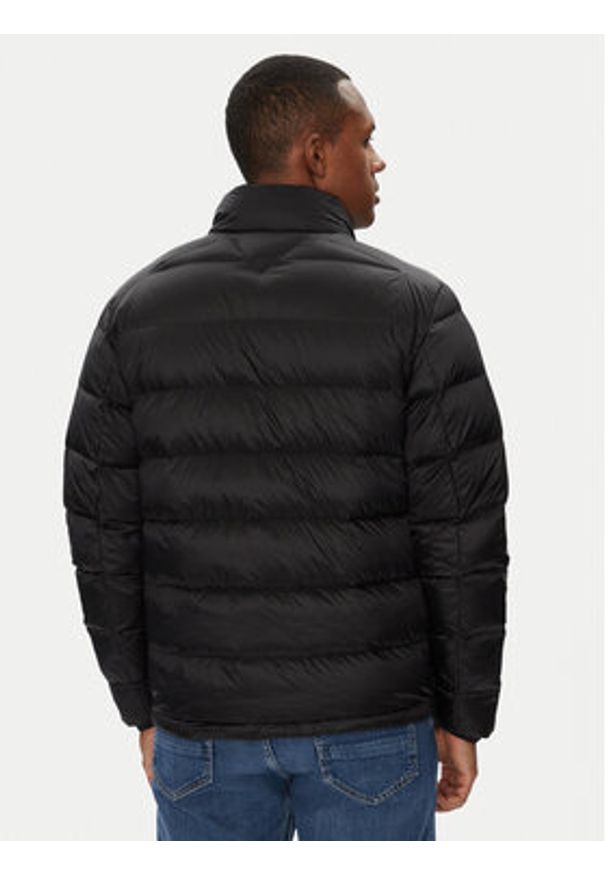 Tommy Jeans Kurtka puchowa DM0DM21937 Czarny Regular Fit. Kolor: czarny. Materiał: syntetyk