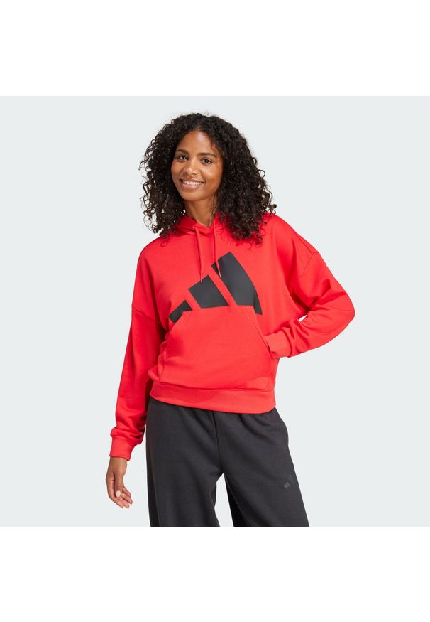 Adidas - Bluza z kapturem Essentials Big Logo French Terry Loose. Typ kołnierza: kaptur. Kolor: czerwony, wielokolorowy, czarny. Materiał: materiał. Sport: fitness
