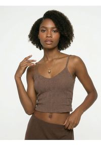 Sinsay - Ażurowy top na ramiączkach - brązowy. Kolor: brązowy. Długość rękawa: na ramiączkach. Wzór: ażurowy