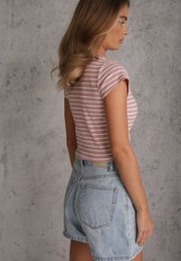 Renee - Różowy Crop Top Bawełny z Prążkowanej Dzianiny w Paski Ozdobiony Wycięciem Ionilla. Okazja: na co dzień. Kolor: różowy. Materiał: bawełna, prążkowany, dzianina. Wzór: aplikacja, paski. Styl: casual #8