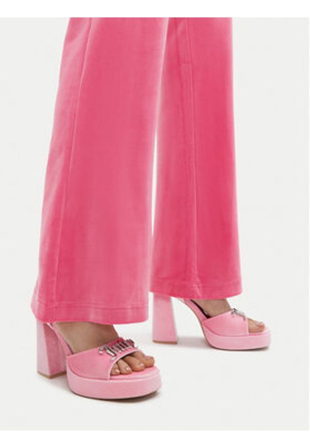 Juicy Couture Sandały EO-WSS21645-01 Różowy. Kolor: różowy. Materiał: materiał