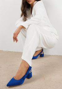 Born2be - Niebieskie Sandały Vices na Obcasie ze Skórzaną Wkładką Bez Pięty Vevazira. Okazja: na co dzień. Zapięcie: sprzączka. Kolor: niebieski. Wzór: motyw zwierzęcy. Materiał: skóra. Sezon: lato. Obcas: na obcasie. Styl: casual, klasyczny, elegancki. Wysokość obcasa: średni #1