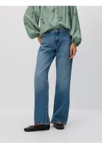 Reserved - Jeansy straight - niebieski. Kolor: niebieski #1