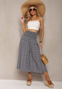 Renee - Czarne Bawełniane Spodnie Culottes z Szeroką Gumką w Pasie i Kwiatowym Printem Pellagia. Okazja: na co dzień. Kolor: czarny. Materiał: bawełna. Wzór: kwiaty, nadruk. Styl: casual