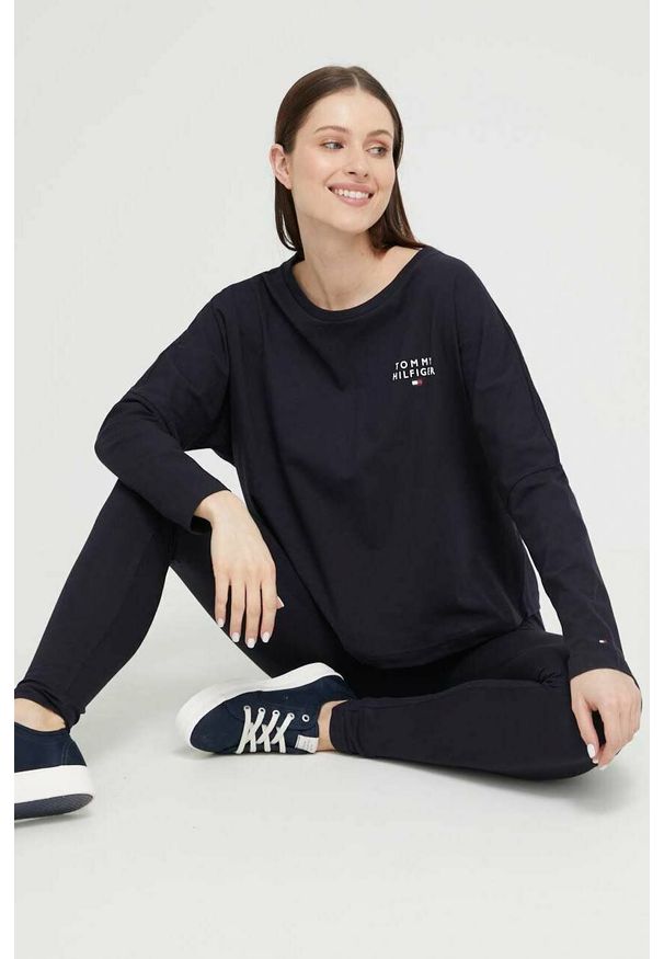 TOMMY HILFIGER - Tommy Hilfiger longsleeve bawełniany lounge kolor granatowy. Kolor: niebieski. Materiał: bawełna. Długość rękawa: długi rękaw
