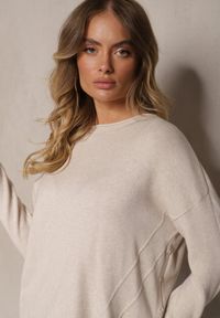 Renee - Jasnobeżowy Klasyczny Sweter z Cyrkoniami na Guzikach Rerige. Okazja: na co dzień. Typ kołnierza: dekolt w łódkę. Kolor: beżowy. Materiał: jeans. Długość rękawa: długi rękaw. Długość: długie. Styl: klasyczny #4