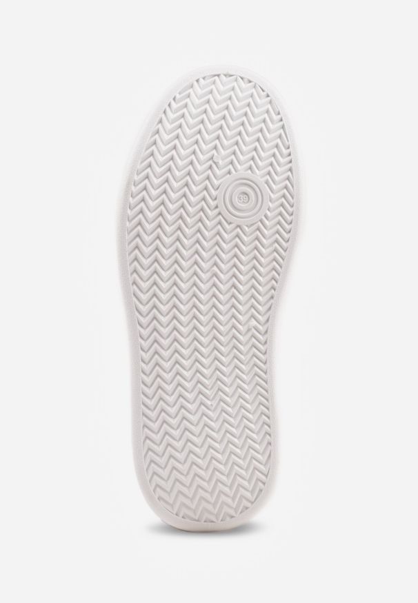 Born2be - Białe Sneakersy Vices na Grubej Podeszwie Ozdobione Metaliczną Wstawką Nelarwyn. Okazja: na co dzień. Zapięcie: sznurówki. Kolor: biały. Materiał: jeans. Wzór: aplikacja