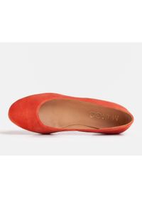 Marco Shoes Baleriny ze skóry zamszowej pomarańczowe. Kolor: pomarańczowy. Materiał: skóra, zamsz