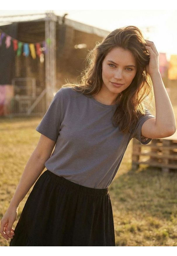 Sinsay - Koszulka z wiskozą - niebieski. Kolor: niebieski. Materiał: wiskoza