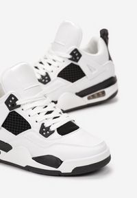 Renee - Białe Sznurowane Sneakersy z Zaczepami na Płaskiej Grubej Podeszwie Dianybon. Kolor: biały. Materiał: materiał. Szerokość cholewki: normalna #5