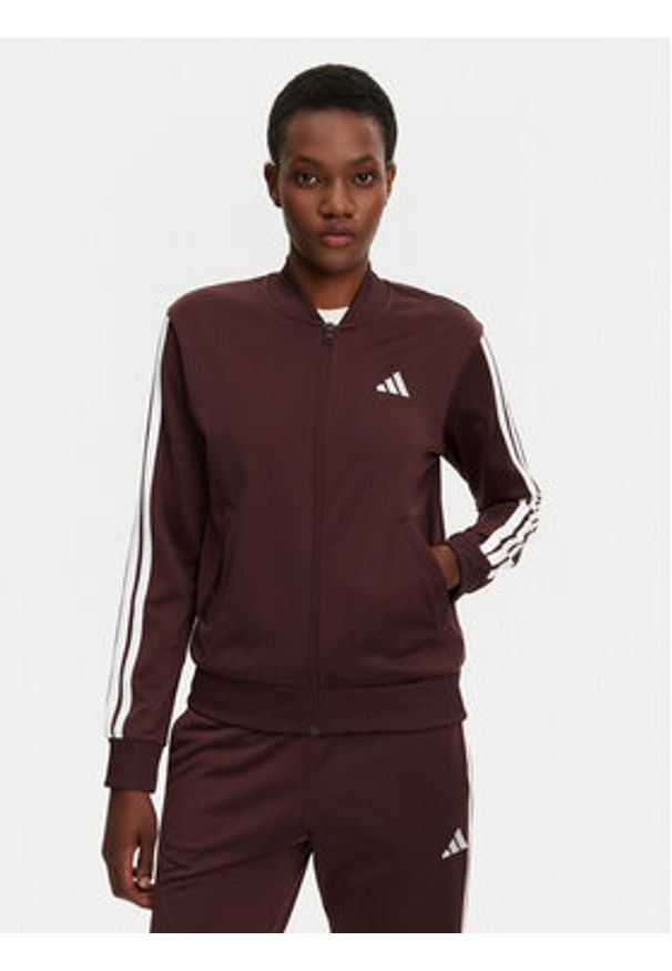 Adidas - adidas Dres Essentials 3-Stripes JD2683 Brązowy Regular Fit. Kolor: brązowy. Materiał: syntetyk