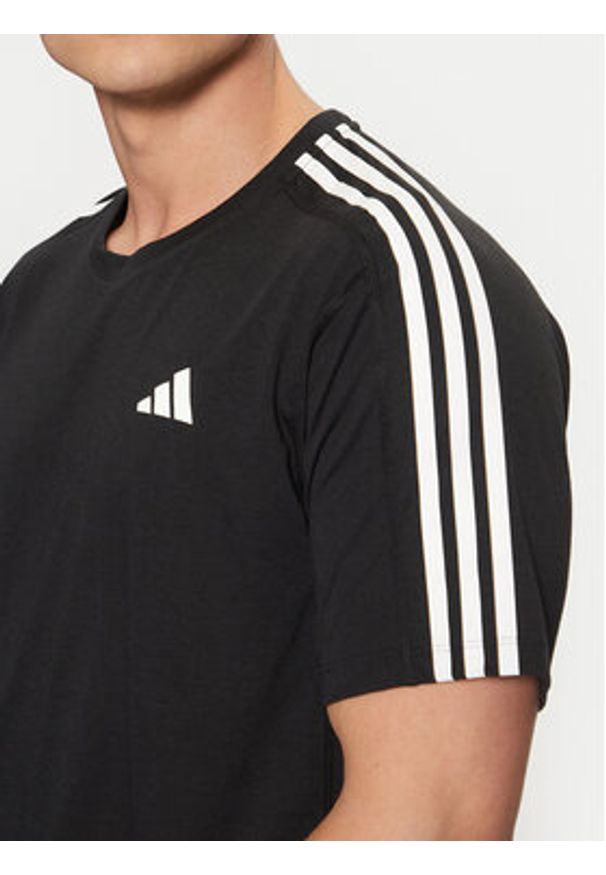 Adidas - adidas Koszulka techniczna Own the Run 3-Stripes IQ3834 Czarny Regular Fit. Kolor: czarny. Materiał: syntetyk. Sport: bieganie