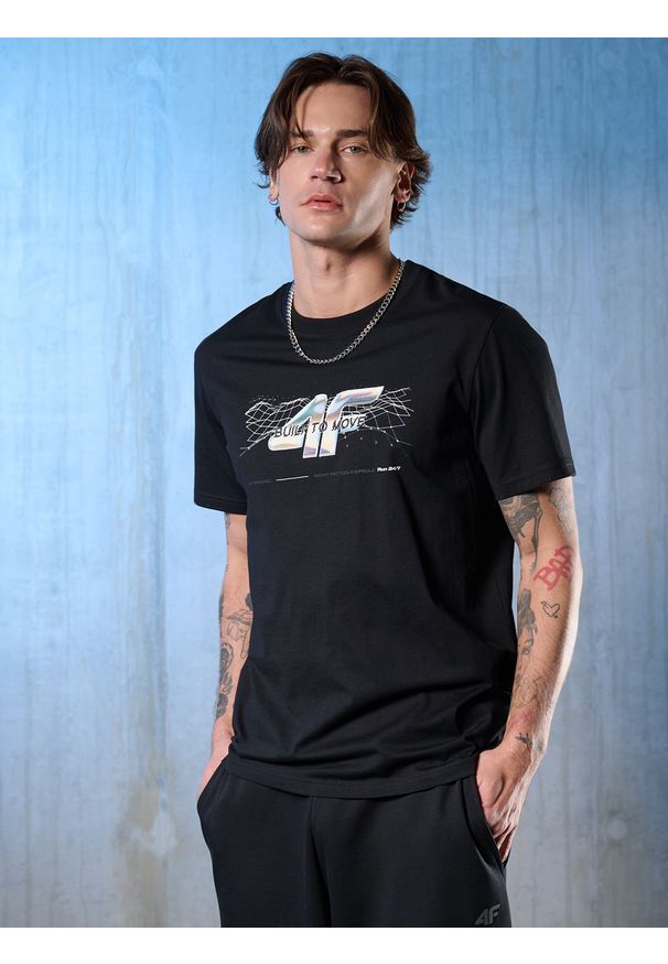 4f - 4F T-shirt regular z nadrukiem męski - czarny XXL. Okazja: na co dzień. Kolor: czarny. Materiał: materiał. Wzór: nadruk. Styl: casual, sportowy