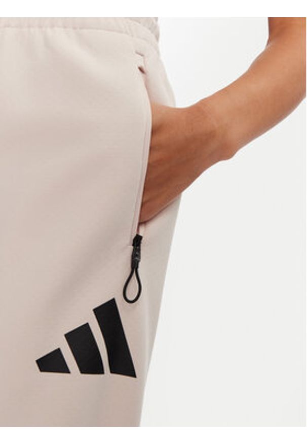 Adidas - adidas Spodnie dresowe Z.N.E. Barrel JF4780 Różowy Loose Fit. Kolor: różowy. Materiał: bawełna