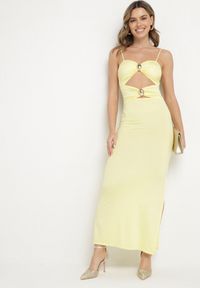 Born2be - Żółta Sukienka Dopasowana na Ramiączkach z Wycięciami pod Biustem i Metalowymi Detalami Galentia. Okazja: na co dzień. Kolor: żółty. Długość rękawa: na ramiączkach. Styl: casual, klasyczny #6