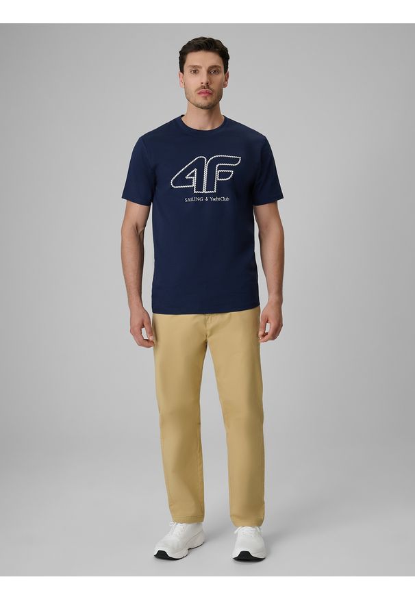 4f - 4F T-shirt regular z nadrukiem męski - granatowy L. Okazja: na co dzień. Kolor: niebieski. Materiał: bawełna, dzianina. Wzór: nadruk. Styl: sportowy, klasyczny, casual