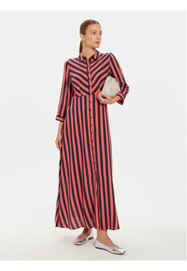 YAS Sukienka koszulowa Savanna 26022663 Czerwony Loose Fit. Kolor: czerwony. Materiał: wiskoza. Typ sukienki: koszulowe