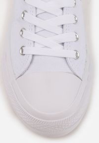 Renee - Białe Trampki Vices na Platformie z Niską Cholewką Tiloria. Okazja: na spacer, na co dzień. Wysokość cholewki: przed kostkę. Kolor: biały. Szerokość cholewki: normalna. Obcas: na platformie. Styl: casual #5