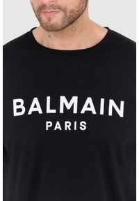 Balmain - BALMAIN Czarny t-shirt męski z drukowanym białym logo, Rozmiar S. Kolor: czarny