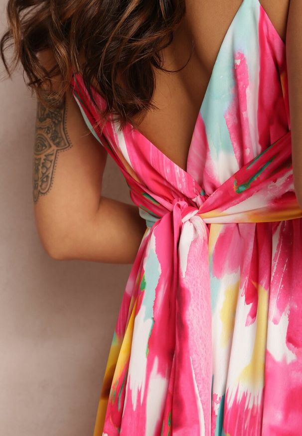 Renee - Fuksjowa Sukienka Agastis. Kolor: różowy. Materiał: tkanina, materiał. Długość rękawa: na ramiączkach. Wzór: kolorowy. Typ sukienki: kopertowe. Długość: maxi