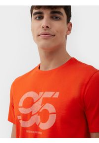 4f - T-shirt regular z nadrukiem męski. Kolor: pomarańczowy. Materiał: bawełna. Wzór: nadruk