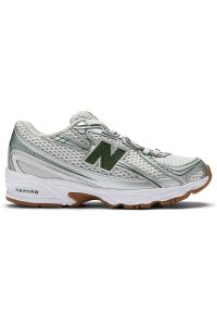 Buty dziecięce New Balance PZ740SF – srebrne. Kolor: srebrny. Materiał: materiał, syntetyk. Szerokość cholewki: normalna. Sezon: lato. Sport: turystyka piesza