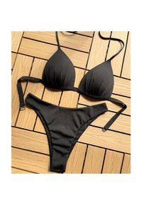 Intica - Bikini z figami na plażę i basen Luissa. Kolor: czarny. Materiał: materiał. Wzór: gładki