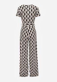 Renee - Beżowy Kopertowy Kombinezon w Geometryczny Wzór z Wiązanym Paskiem Anaba. Kolor: beżowy. Długość: długie. Wzór: geometria #7