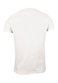 Kremowy T-Shirt (Koszulka) z Kieszonką, Bez Nadruku -Brave Soul Męski, Okrągły Dekolt, Écru, Bawełna. Okazja: na co dzień. Kolor: brązowy, wielokolorowy, beżowy. Materiał: bawełna. Sezon: wiosna, lato. Styl: casual #2