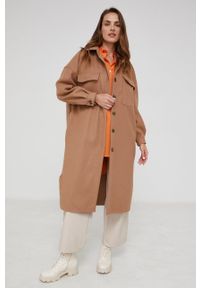 Answear Lab Płaszcz z domieszką wełny kolor brązowy przejściowy oversize. Kolor: brązowy. Materiał: wełna. Wzór: gładki. Styl: wakacyjny #2