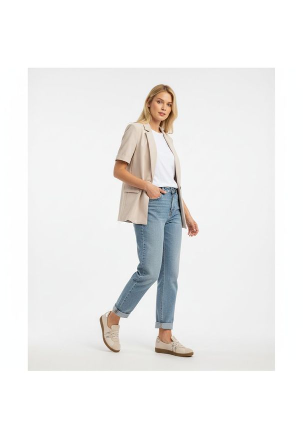 Trampki damskie Armodo, z łączonych materiałów ze skórą naturalną i zamszowymi wstawkami na cholewce sznurowana konstrukcja z metalicznymi paskami, b. Okazja: na co dzień. Zapięcie: pasek. Kolor: beżowy. Materiał: skóra, materiał, zamsz. Szerokość cholewki: normalna. Wzór: aplikacja. Styl: casual, klasyczny, sportowy