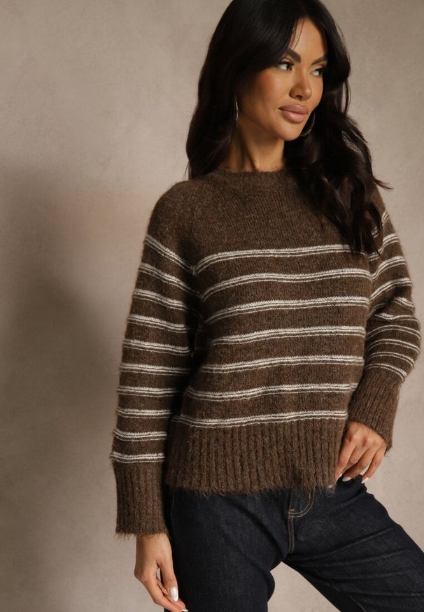 Renee - Brązowy Sweter z Dodatkiem Wełny Ozdobiony Paskami Liatella. Okazja: na co dzień. Kolor: brązowy. Materiał: wełna. Wzór: aplikacja. Styl: street, casual, klasyczny, elegancki