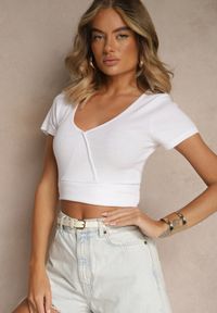 Renee - Biały Bawełniany T-shirt z Prążkowanej Tkaniny z Dekoltem w Szpic Filaretta. Okazja: na co dzień. Kolor: biały. Materiał: bawełna, tkanina, prążkowany. Styl: klasyczny, elegancki, casual