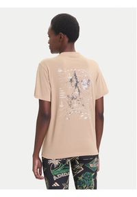 Adidas - adidas T-Shirt City Tech Summer Graphic JV8600 Beżowy Regular Fit. Kolor: beżowy. Materiał: bawełna #3
