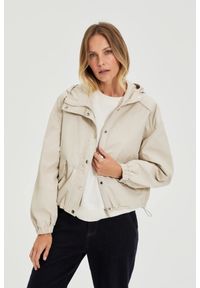 MOODO - Kurtka z kapturem beżowa. Typ kołnierza: kaptur. Kolor: beżowy. Materiał: bawełna, poliamid #1
