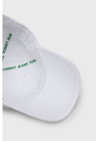 Tommy Jeans czapka bawełniana kolor biały z aplikacją. Kolor: biały. Materiał: bawełna. Wzór: aplikacja