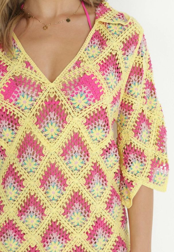 Born2be - Żółto-Fuksjowa Pudełkowa Sukienka Mini z Głębokim Dekoltem z Szydełkowej Bawełny Cristel. Kolor: żółty. Materiał: bawełna. Styl: boho. Długość: mini