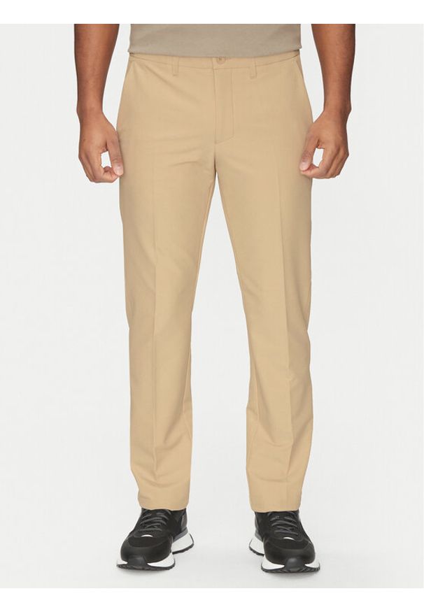 BOSS Spodnie materiałowe T_Commuter 50534303 Beżowy Slim Fit. Kolor: beżowy. Materiał: syntetyk