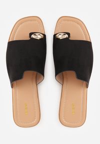 Born2be - Czarne Klapki VICES na Płaskiej Podeszwie z Paskiem na Palec i Aplikacją Oriphite. Okazja: na co dzień. Kolor: czarny. Materiał: jeans, len. Wzór: aplikacja. Obcas: na płaskiej podeszwie. Styl: elegancki, wakacyjny, casual #4