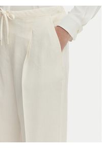 Marella Spodnie materiałowe Alloro 2613131115 Écru Regular Fit. Kolor: kremowy. Materiał: len #3
