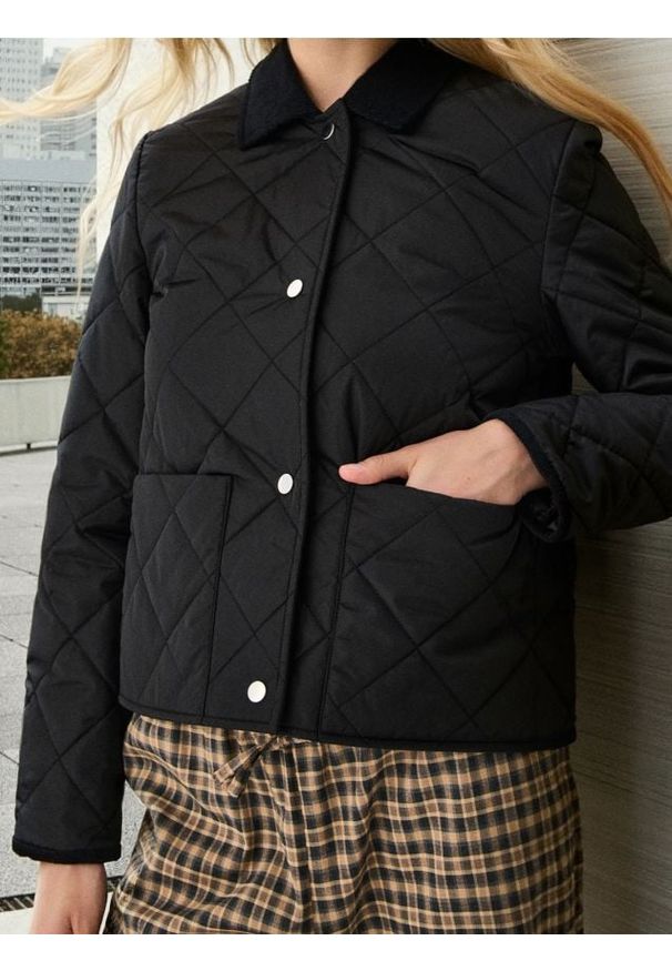 Sinsay - Kurtka pikowana - czarny. Kolor: czarny