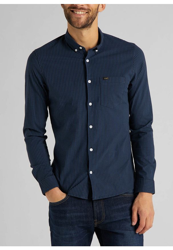 Lee - LEE SLIM BUTTON DOWN MĘSKA KOSZULA SKY CAPTIAN L66XRSHY 112116811. Typ kołnierza: button down