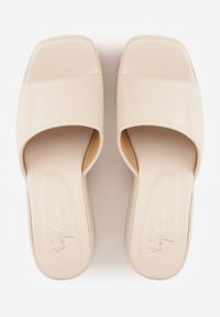 Born2be - Beżowe Minimalistyczne Klapki na Koturnie z Kwadratowym Noskiem Mosing. Okazja: na co dzień, do pracy. Kolor: beżowy. Sezon: lato. Obcas: na koturnie. Styl: casual, klasyczny, elegancki. Wysokość obcasa: średni #7